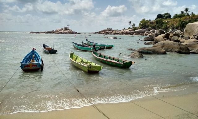 Fasilitas Pantai Turun Aban Bangka
