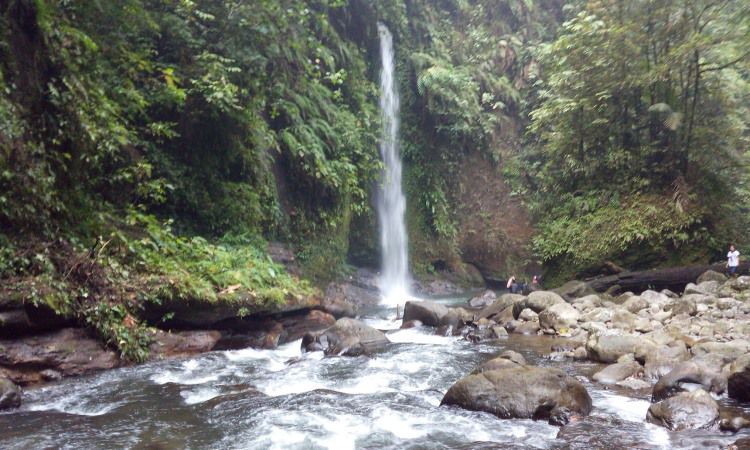Aktivitas Air Terjun Langkuik Tinggi Agam
