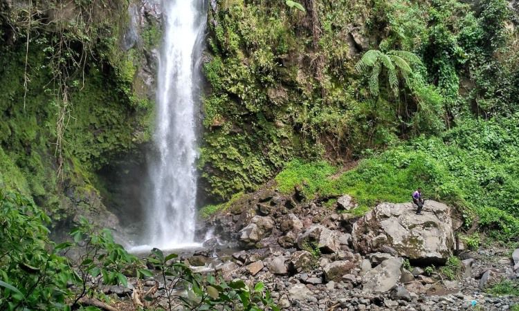 Aktivitas Seru Air Terjun Badorai Agam