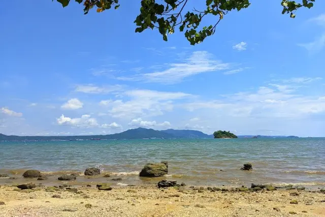 Alamat dan Harga Tiket di Pantai Tirtayasa