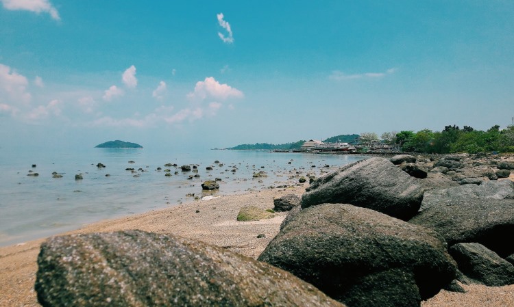 Daya Tarik Pantai Tirtayasa Lampung