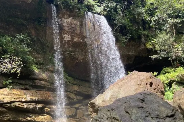 Daya Tarik di Air Terjun Gulamo Kampar