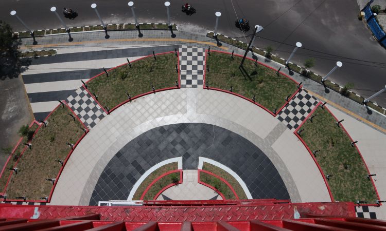 Fasilitas Menara Merah Putih