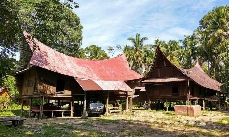 Fasilitas Rumah Lontiok Kampar