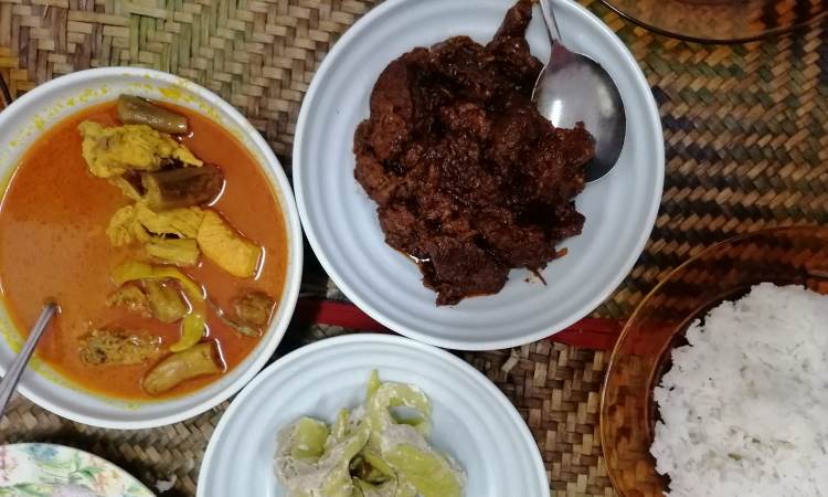 Gulai Ayam Hitam