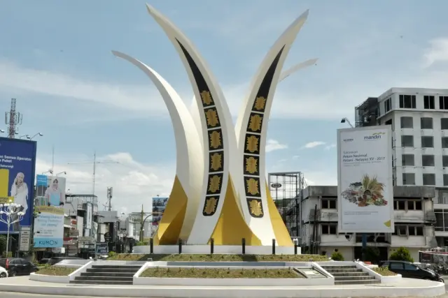 Tugu Simpang Lima Kota Banda Aceh