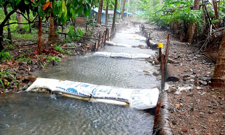 Daya Tarik Air Panas Way Urang