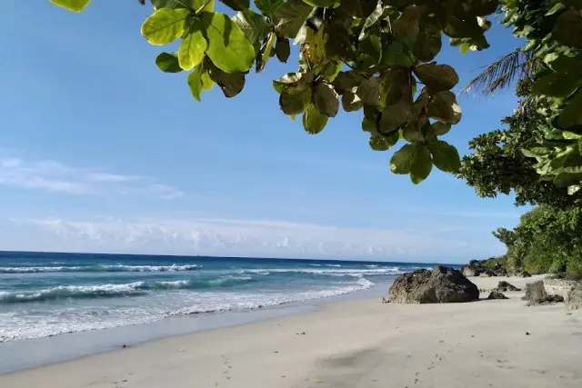 Fasilitas Pantai Kasih Sabang