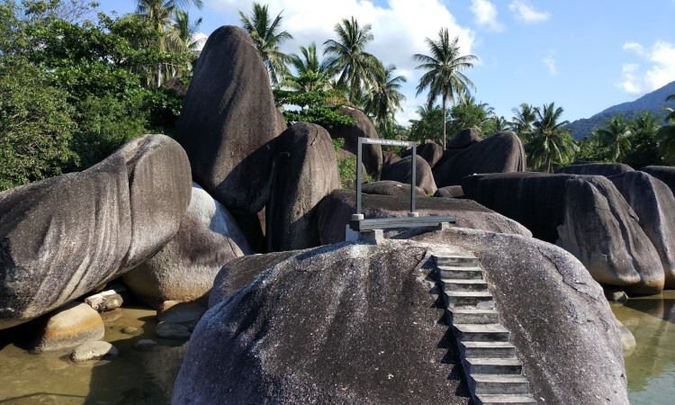 Alamat Alif Stone Park Natuna