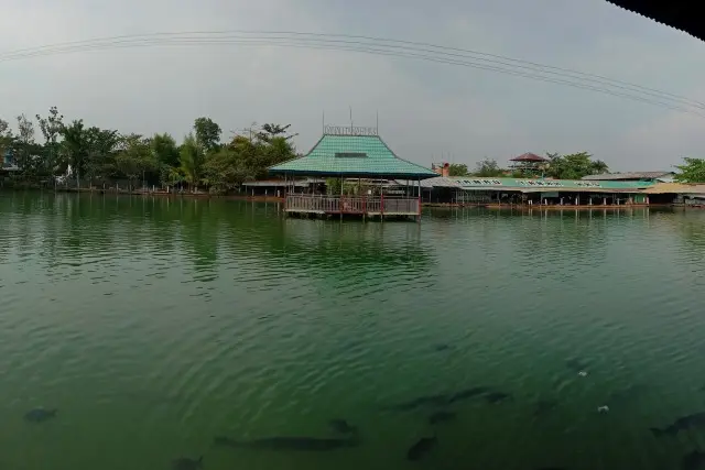 Danau Tanah Mas, Tempat Rekreasi Favorit Liburan Keluarga di Banyuasin