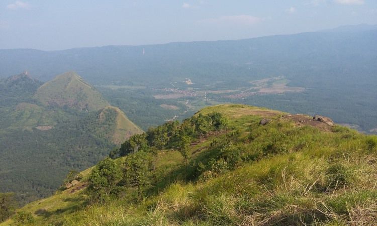 Daya Tarik Bukit Besar Lahat