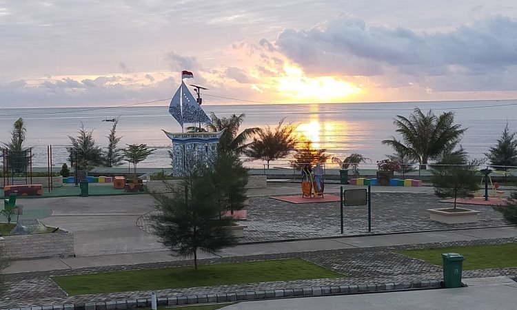 Fasilitas Pantai Piwang Natuna