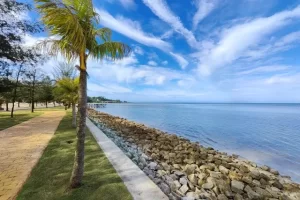Pantai Piwang, Pantai Eksotis dengan Spot Foto Keren di Natuna