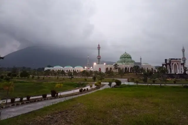 Masjid Agung Natuna, Masjid Ikonik dengan Arsitektur Mirip Taj Mahal di India