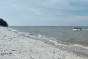 Alamat Pantai Romantis