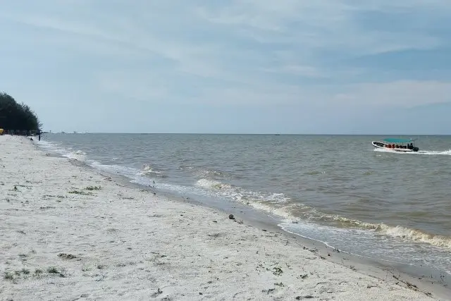 Alamat Pantai Romantis