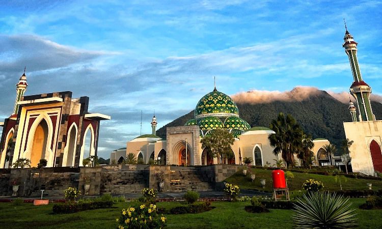Daya Tarik Masjid Agung Natuna