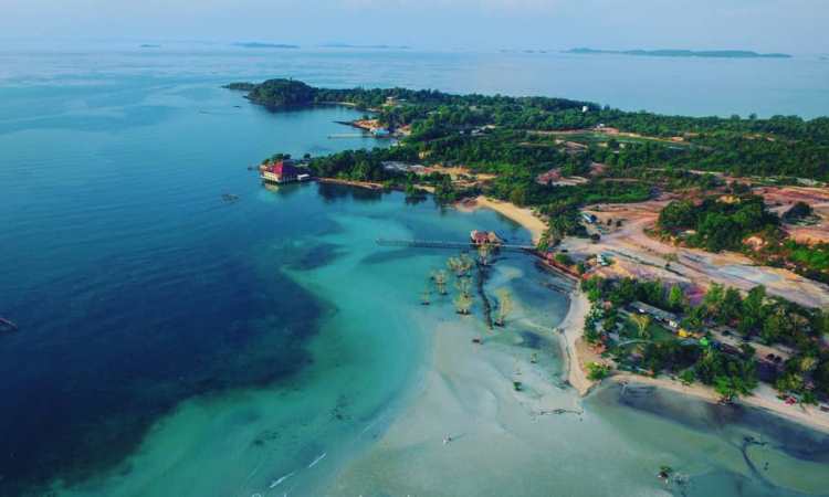 Daya Tarik Pantai Elyora Batam