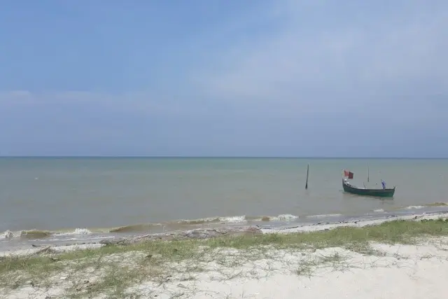 Daya Tarik Pantai Mutiara