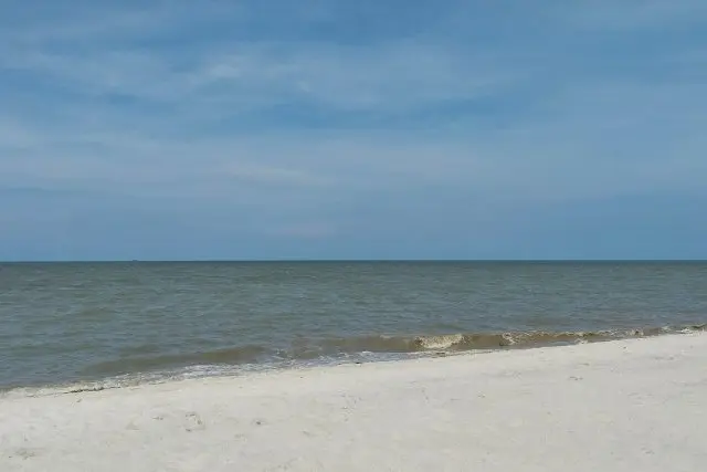 Daya Tarik Pantai Romantis