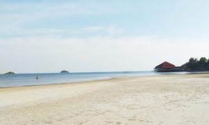Pantai Elyora, Pantai Cantik dengan Hamparan Pasir Putih Memukau di Batam