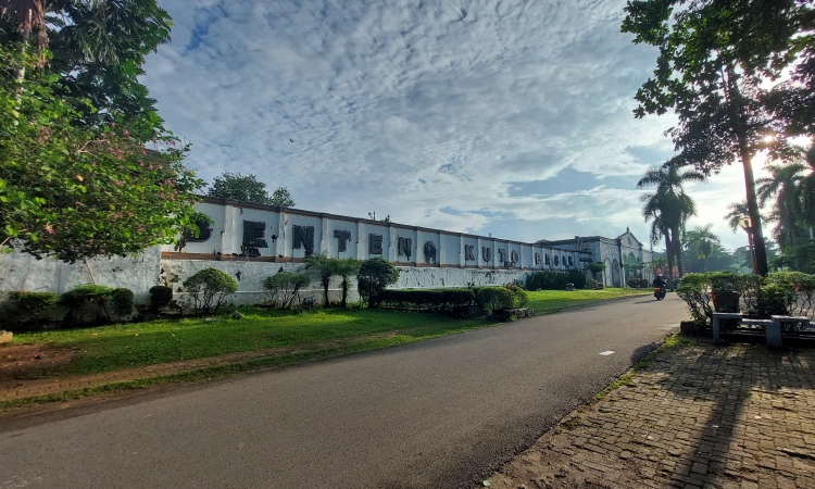 Alamat Benteng Kuto Besak