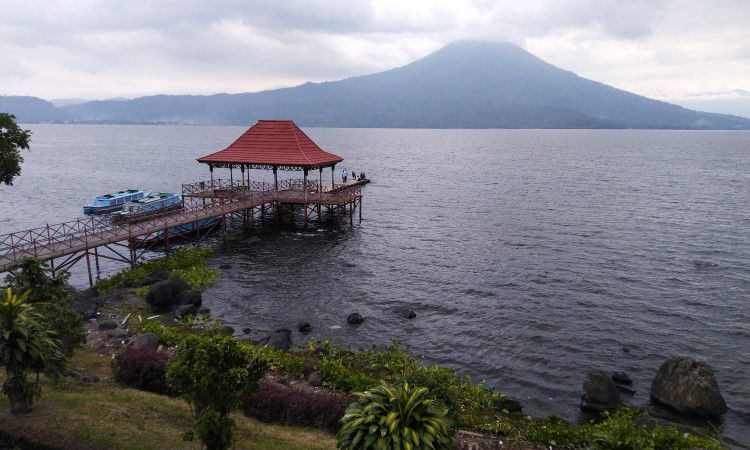 Wisata di Lampung Barat, Alamat Danau Ranau