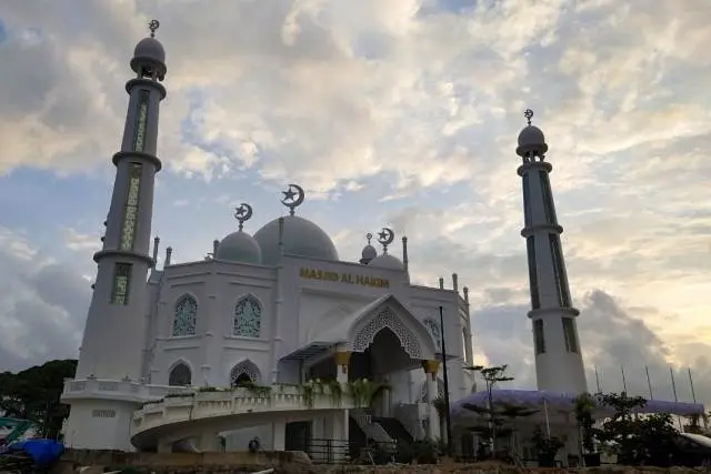Daya Tarik Masjid Al Hakim