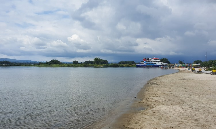 Daya Tarik Pantai Parparean Toba