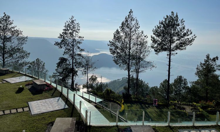 Daya Tarik Taman Simalem Resort