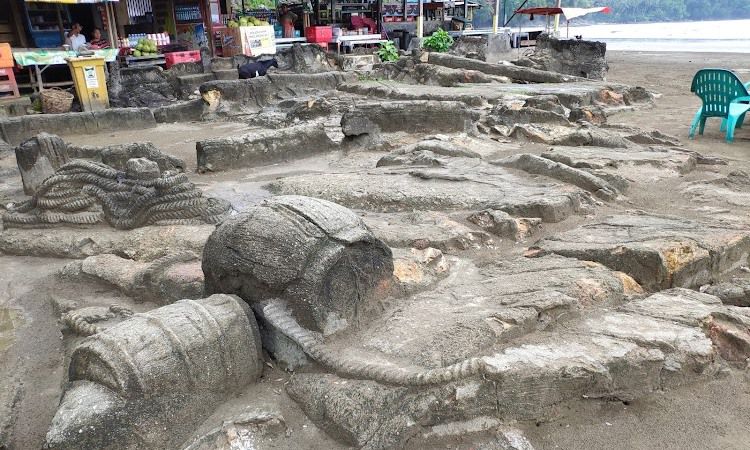 Fasilitas Batu Malin Kundang Padang