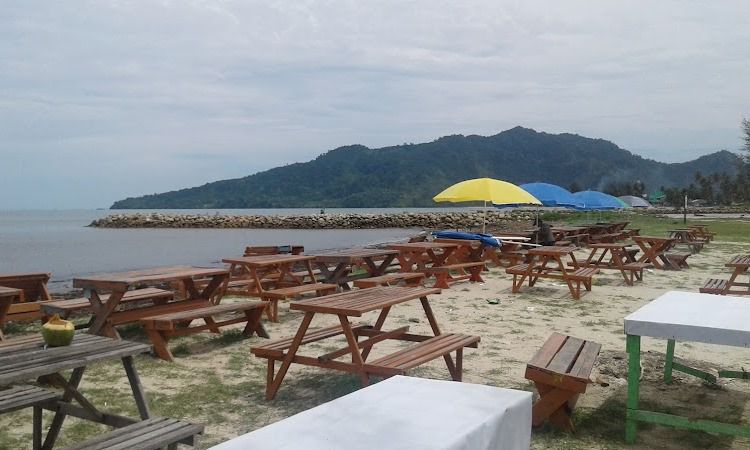 Fasilitas Pantai Bosur Tapanuli Tengah