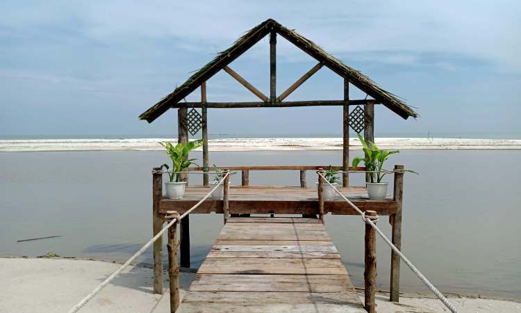 Fasilitas Pantai Mangrove