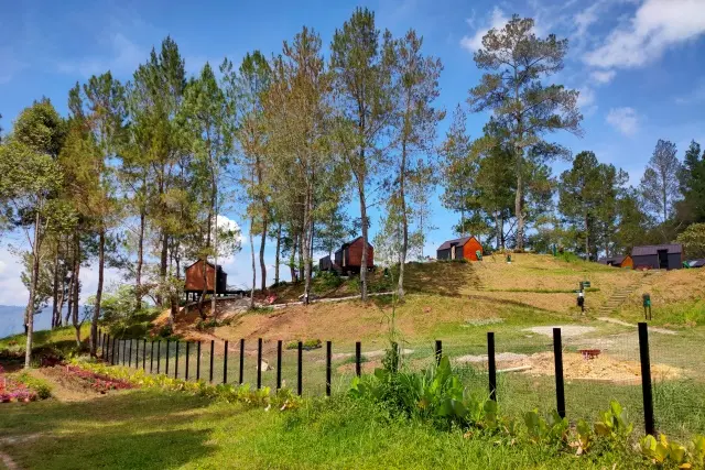 Kaldera Sunset Hill, Menikmati Panorama Alam dari Ketinggian di Toba