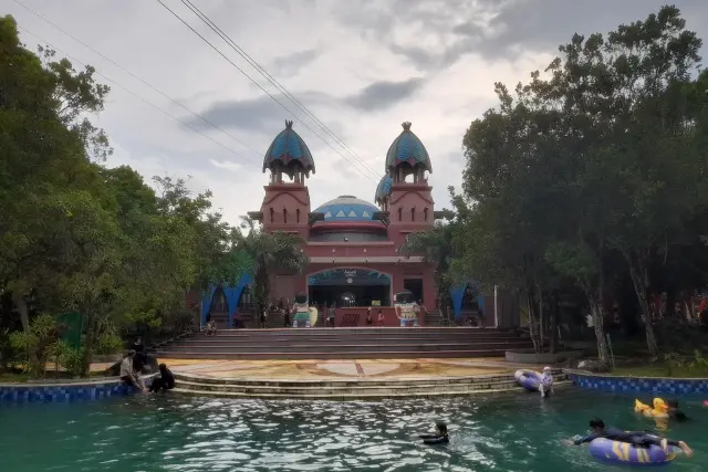 Kegiatan Amanzi Waterpark