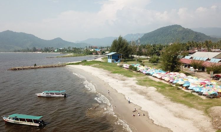 Kegiatan Pantai Bosur Tapanuli Tengah