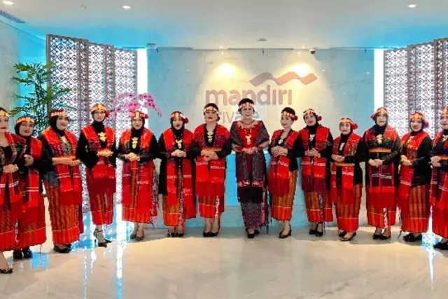 Keunikan Pakaian Adat Ulos