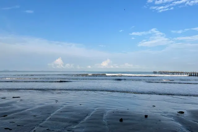 Pantai Air Manis, Pantai Eksotis dengan Kisah Legenda Dibalik Pesonanya di Padang