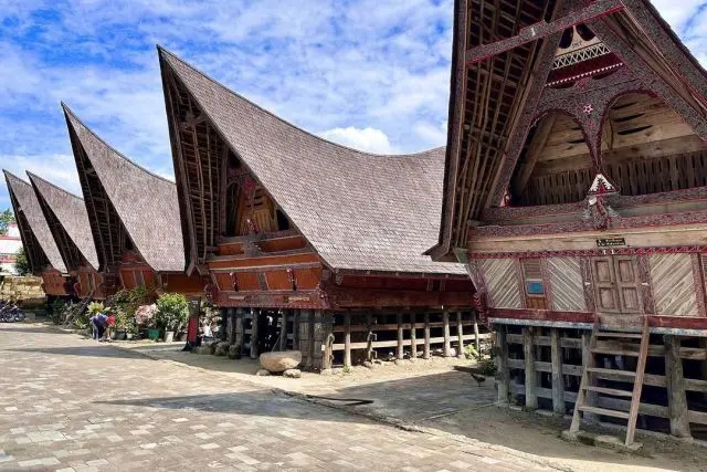 Sejarah Rumah Adat Bolon