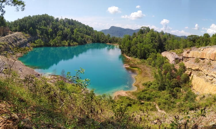 Alamat Danau Biru
