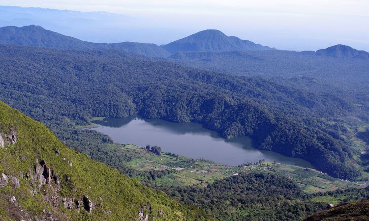 Alamat Danau Lau Kawar