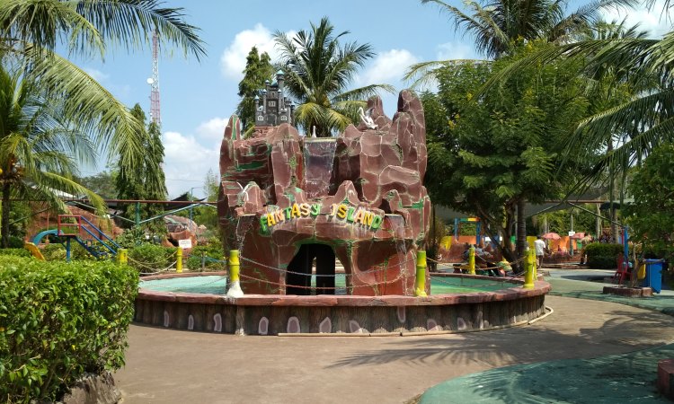Alamat Funtasy Island