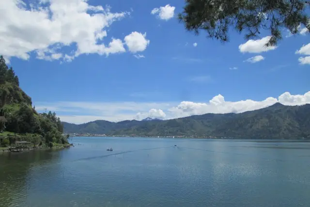 Danau Laut Tawar, Danau yang Indah Sarat Cerita Mistis di Aceh Tengah