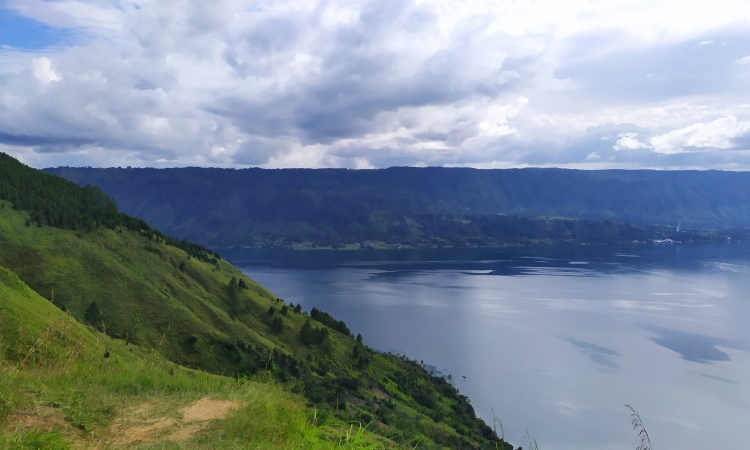 Daya Tarik Bukit Senyum
