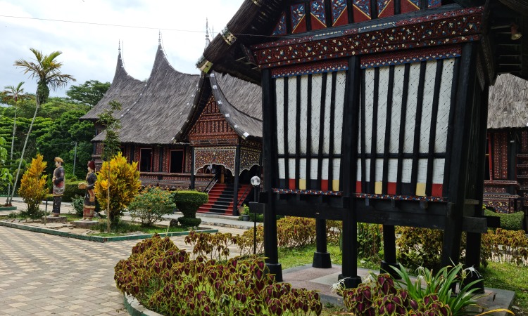 Daya Tarik Kebun Binatang Bukittinggi