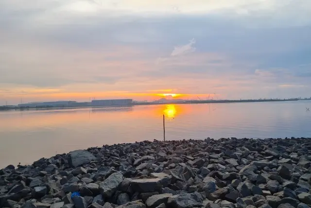 Daya Tarik Pantai Marina