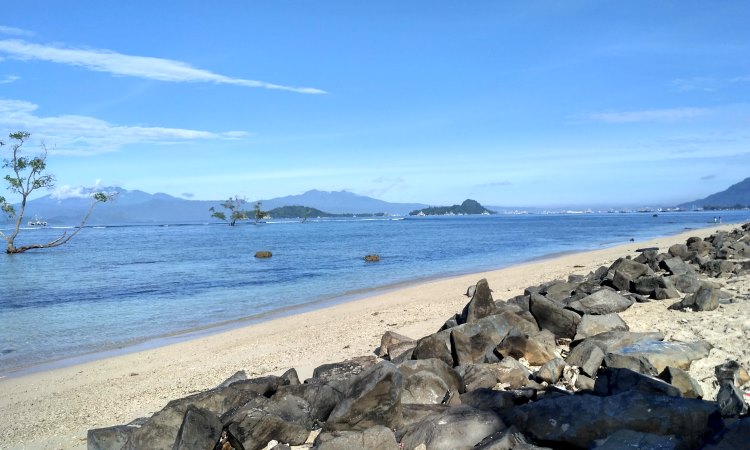 Daya Tarik Pantai Sebalang