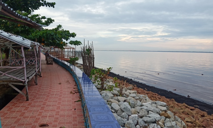 Daya Tarik di Pantai Marina