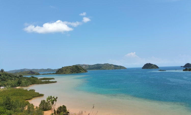 Etimasi Biaya Wisata ke Pulau Mandeh