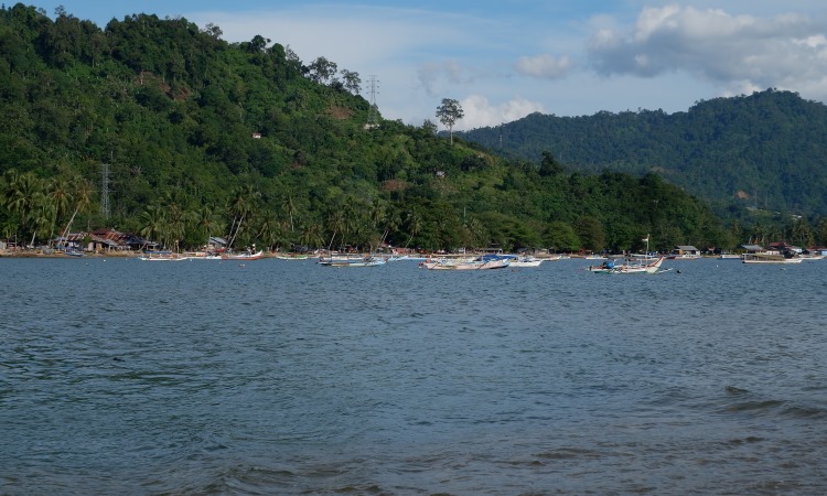 Fasilitas Pantai Carolina Padang